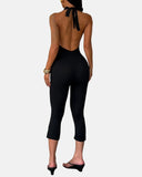 Mono ajustado casual con cuello halter sin mangas
