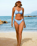 Conjunto de bikini con textura color block, aro en U, tiro alto y corte atrevido