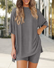 Conjunto de salón informal de verano de talla grande con camisetas con dobladillo dividido y shorts de ciclista con bolsillos laterales