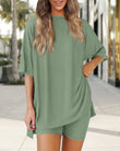 Conjunto de salón informal de verano de talla grande con camisetas con dobladillo dividido y shorts de ciclista con bolsillos laterales