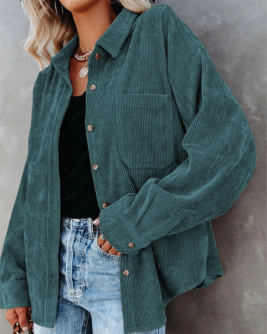 Camisa extragrande de pana con botones estilo novio