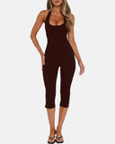 Mono ajustado casual con cuello halter sin mangas