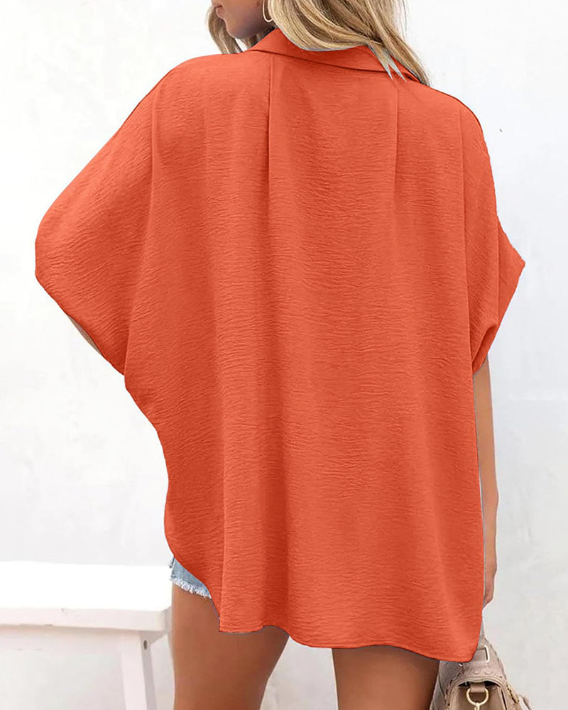Blusa abotonada con cuello de pico, holgada y relajada