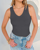 Camisetas sin mangas entalladas de punto acanalado con cuello en V