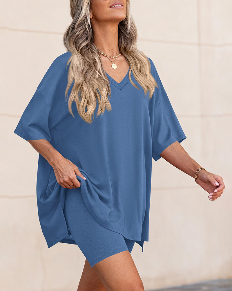 Conjunto de descanso de top con cuello en V extragrande y shorts de ciclista