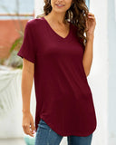 Camiseta casual con cuello de pico y bajo curvo