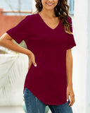Camiseta casual con cuello de pico y bajo curvo
