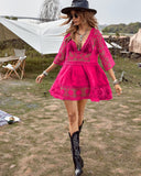 Vestido de playa con cuello de pico y encaje floral