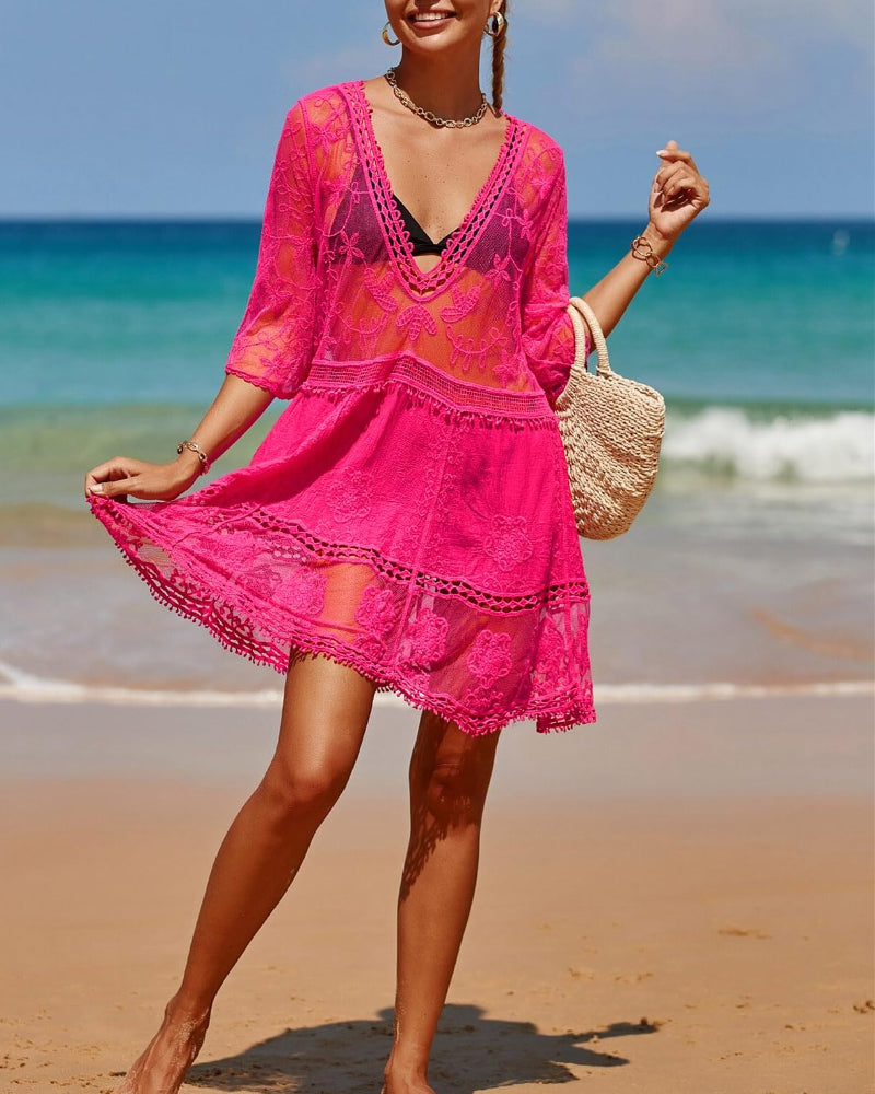 Vestido de playa con cuello de pico y encaje floral