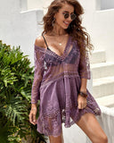 Vestido de playa con cuello de pico y encaje floral